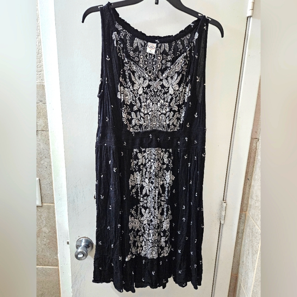 Billa size XL black boho dress with floral print.